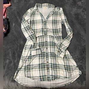 Green long sleeve dress